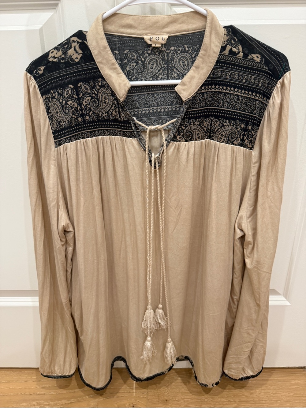 POL Black & Beige Paisley Yoke Long Sleeve Peasant Top Large